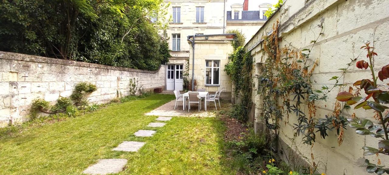 Histoire De Loire - Anjou Sdb Partagee Hotel Saumur Exterior photo